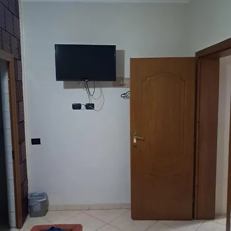 Vrrini Hostel *