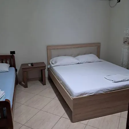 Hostel Vrrini *